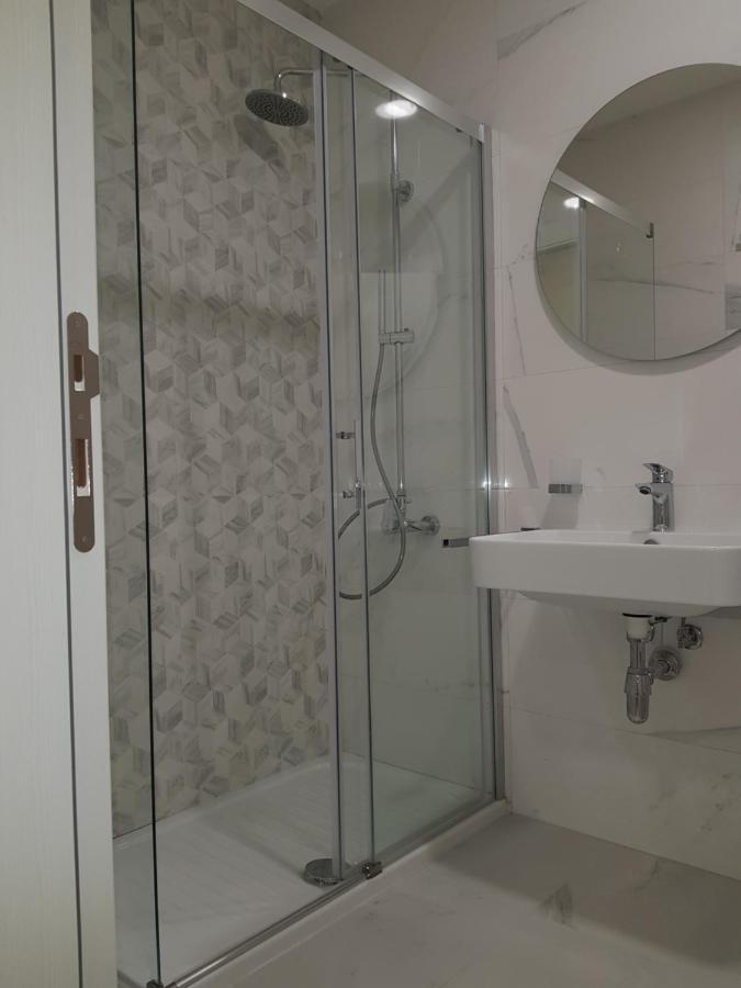 פודגוריצה Apartman Vivo City Central מראה חיצוני תמונה